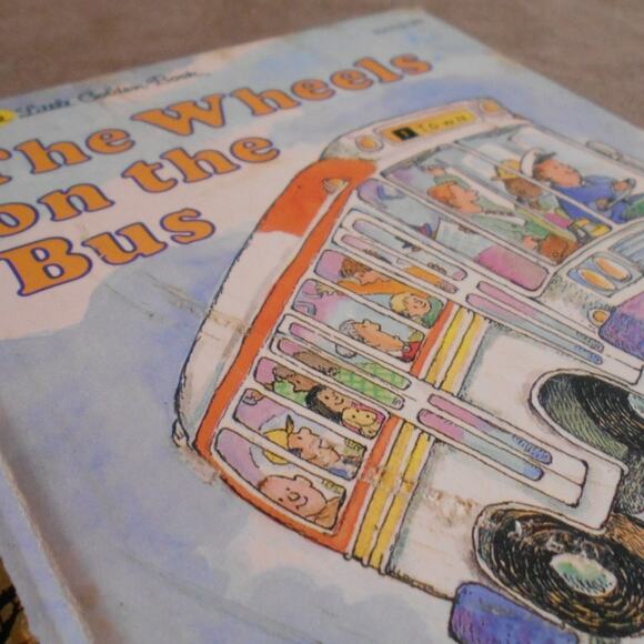 First Little Golden Book The Wheels on the Bus  by R.W. Alley 1992 - Picture 3 of 7